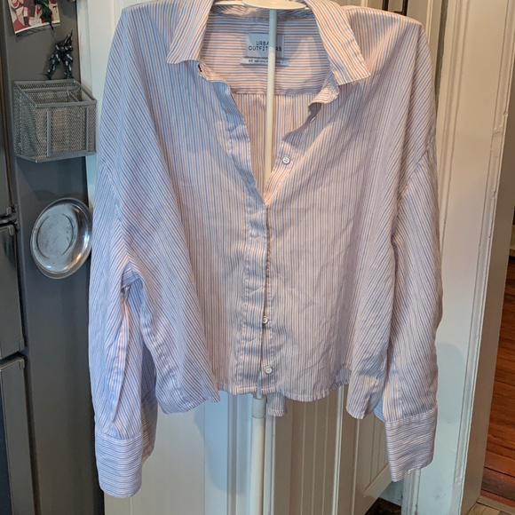 Urban outfitters extra wide sleeve button down crop top. Worn  3x‎ - Picture 1 of 5